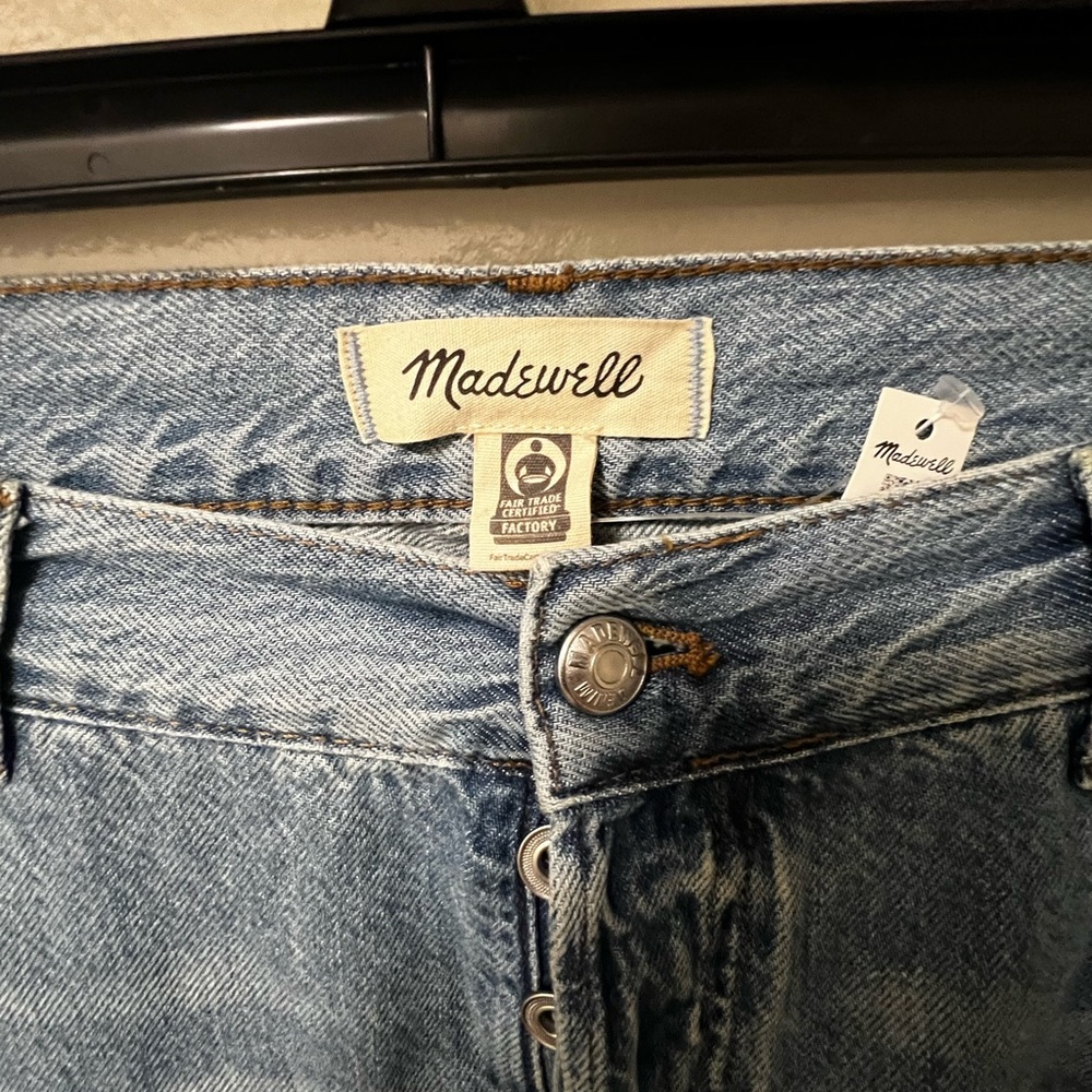 Madewell The Dean Easy Straight Jean - Picture 3 of 7
